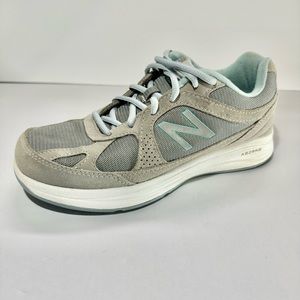 New Balance 877 Womens Size 8.0 D / WW877SB Walking Shoes Silver Suede